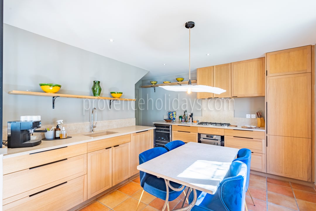 30 - L\'Atelier Provençal: Villa: Interior