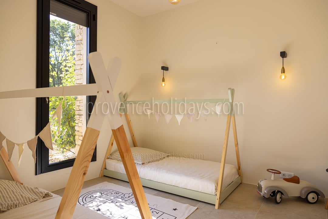 21 - Mas des Firmins: Villa: Bedroom