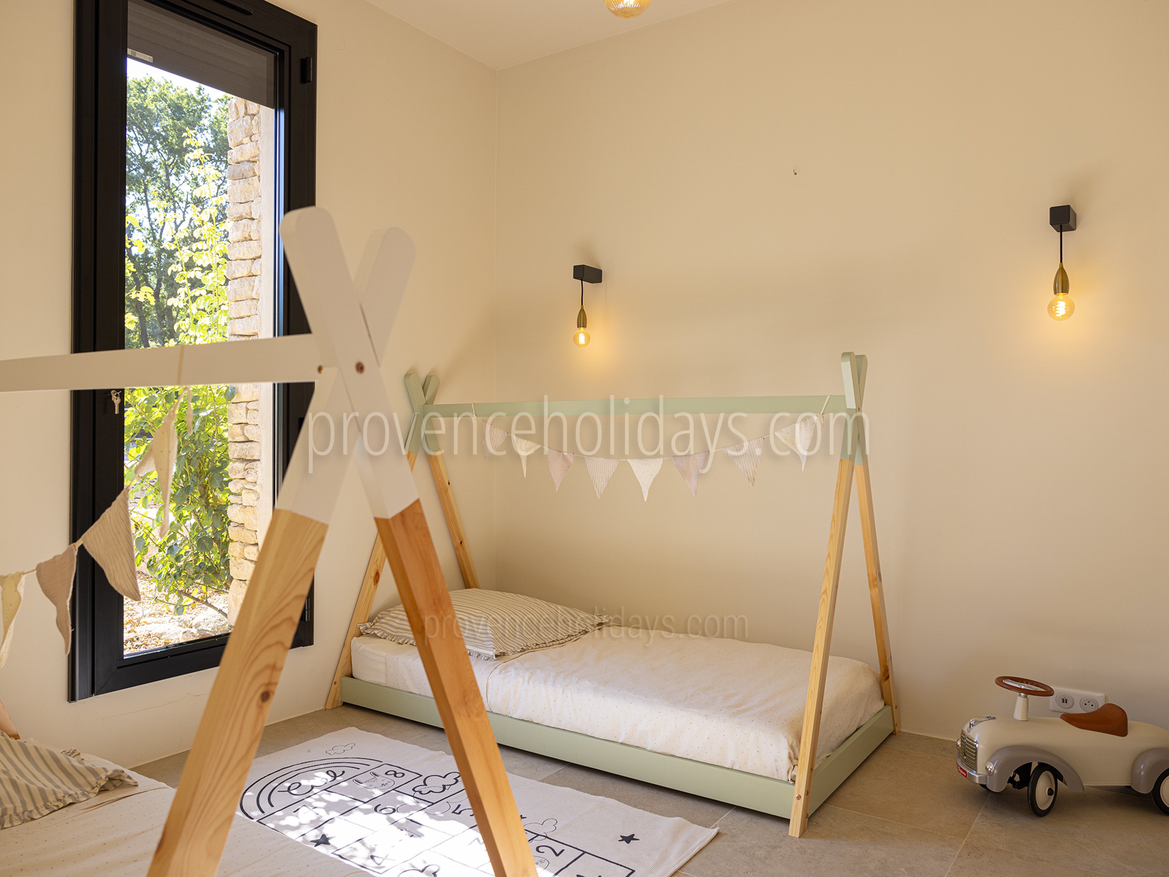21 - Mas des Firmins: Villa: Bedroom