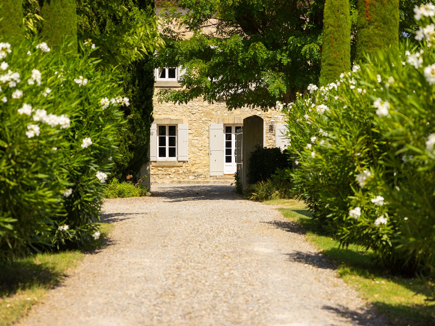 33 - Mas Le Thor: Villa: Exterior