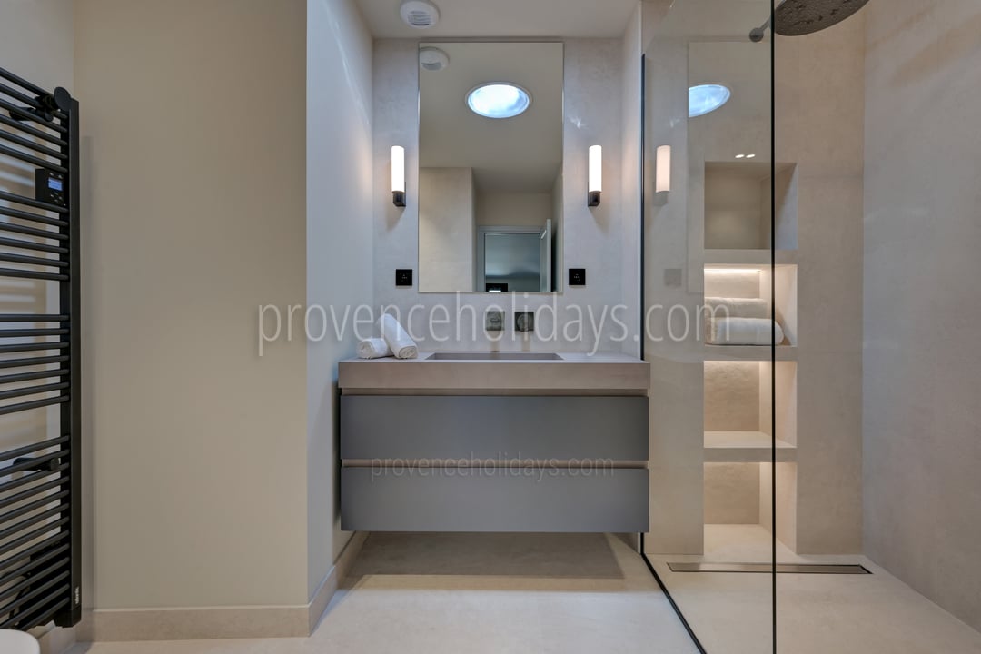 30 - Le Moulin: Villa: Bathroom