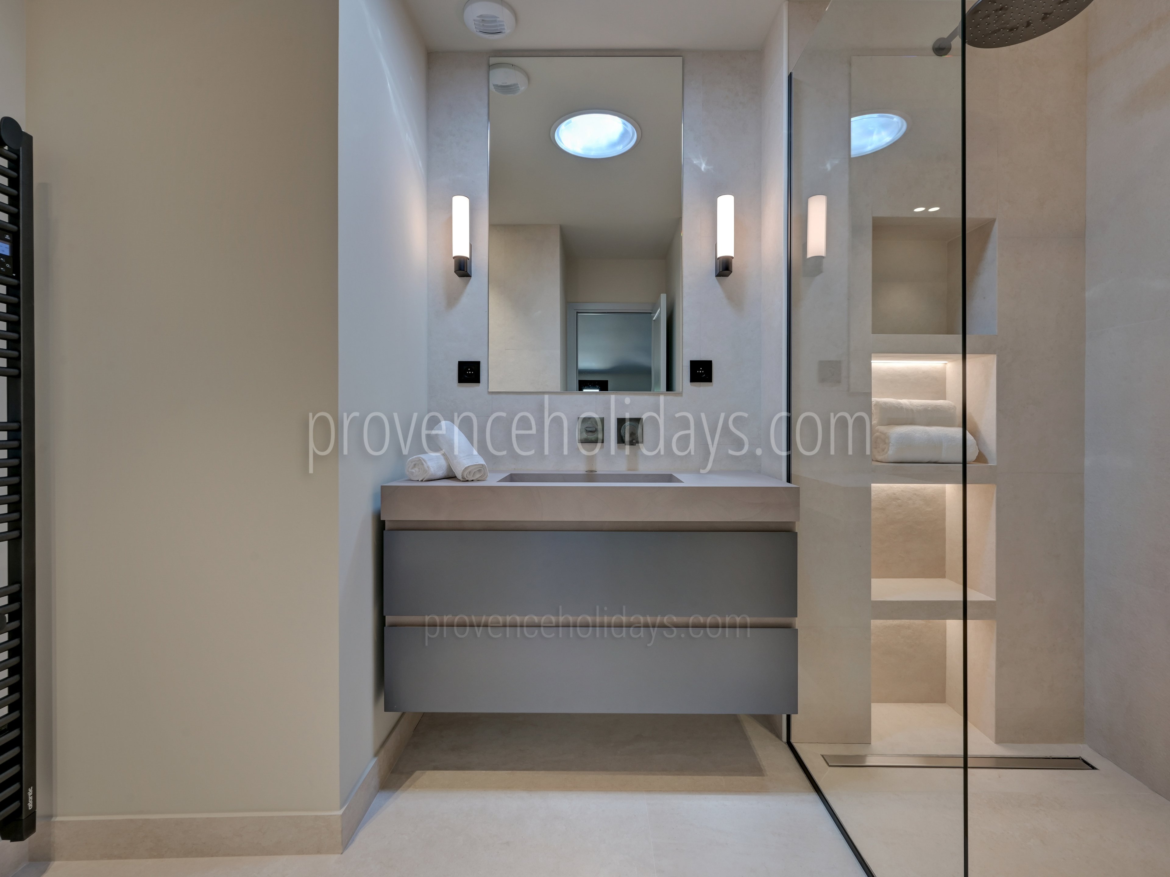 30 - Le Moulin: Villa: Bathroom