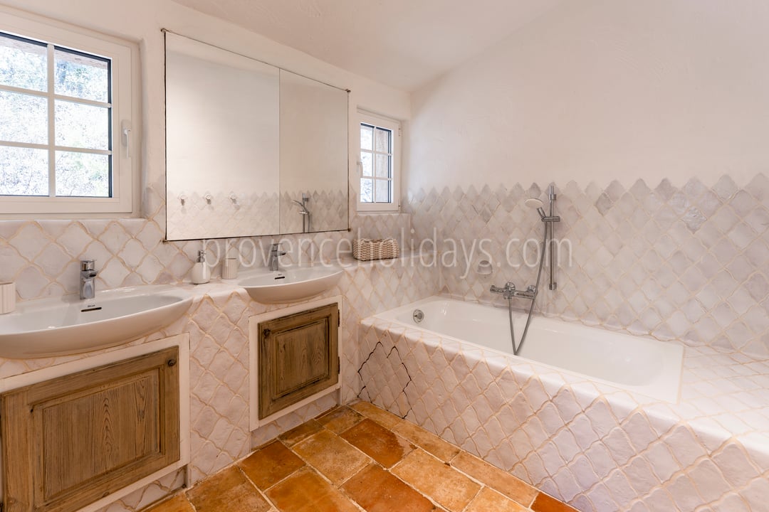 4 - Villa Rose: Villa: Bathroom