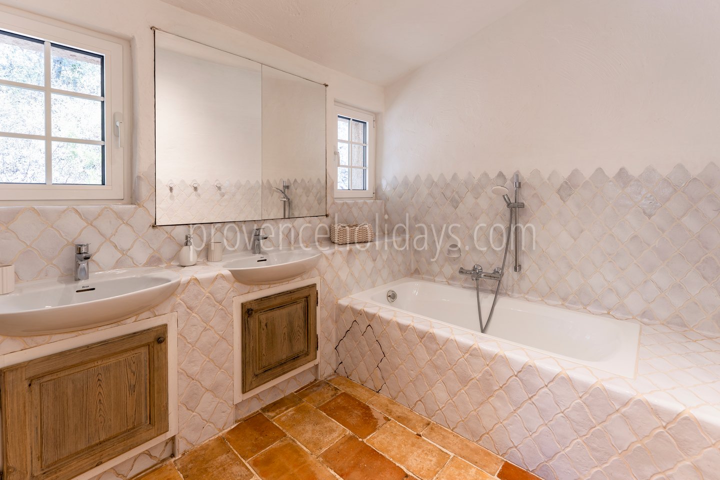 4 - Villa Rose: Villa: Bathroom