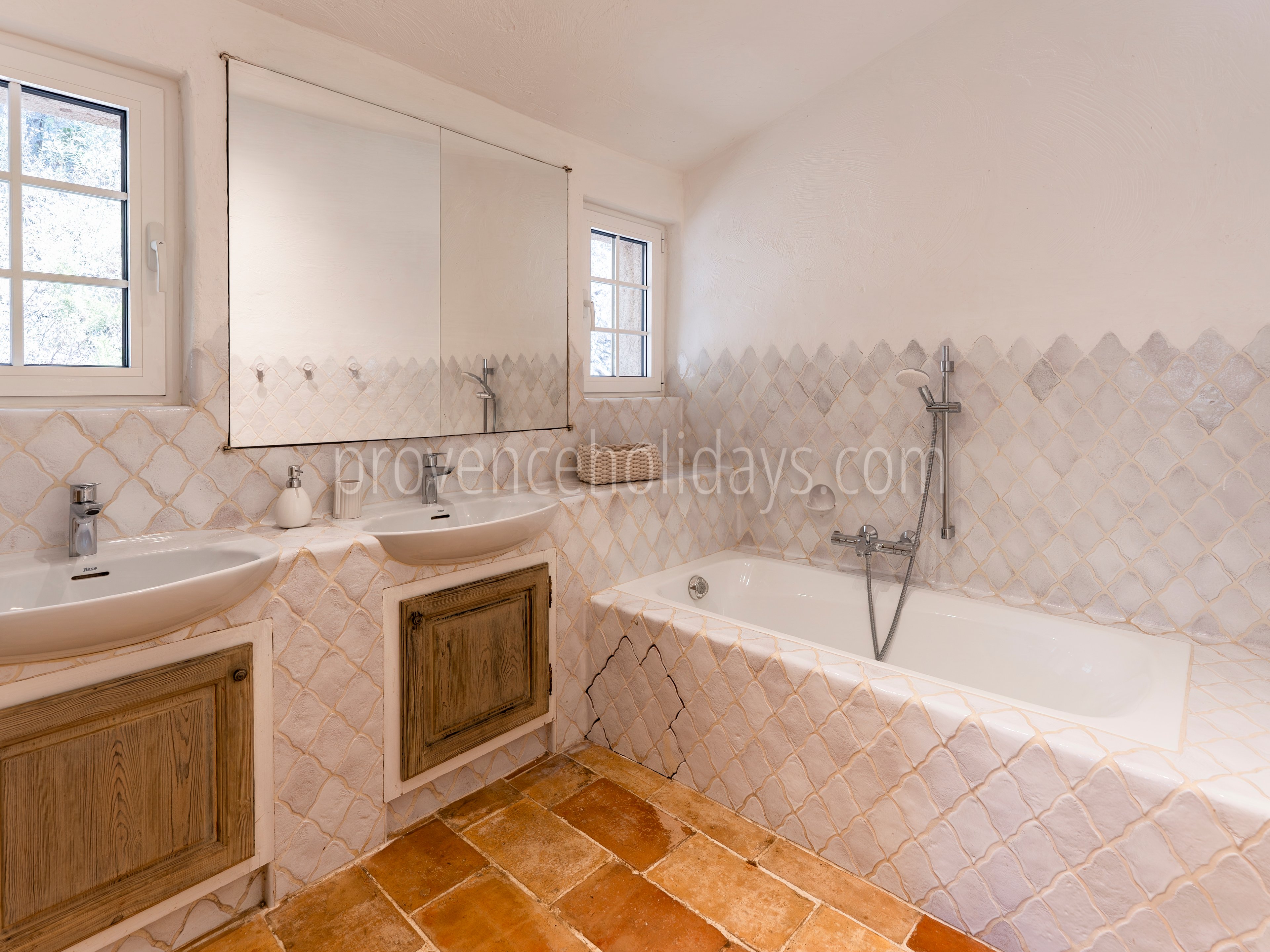 4 - Villa Rose: Villa: Bathroom