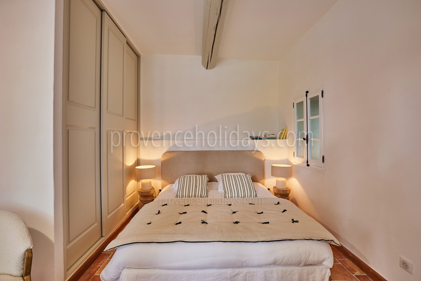 42 - La Maison de Goult: Villa: Bedroom