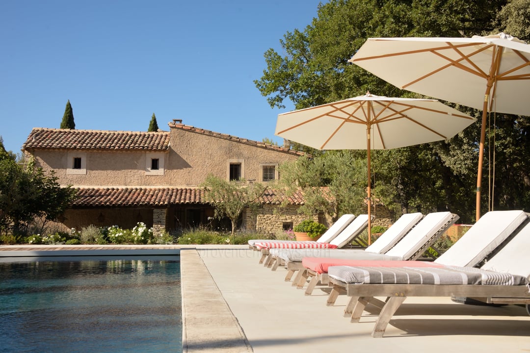 Stunning farmhouse with private pool in the Luberon 4 - Une Maison en Campagne: Villa: Exterior