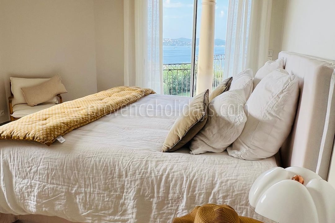 7 - Villa Luminara: Villa: Bedroom