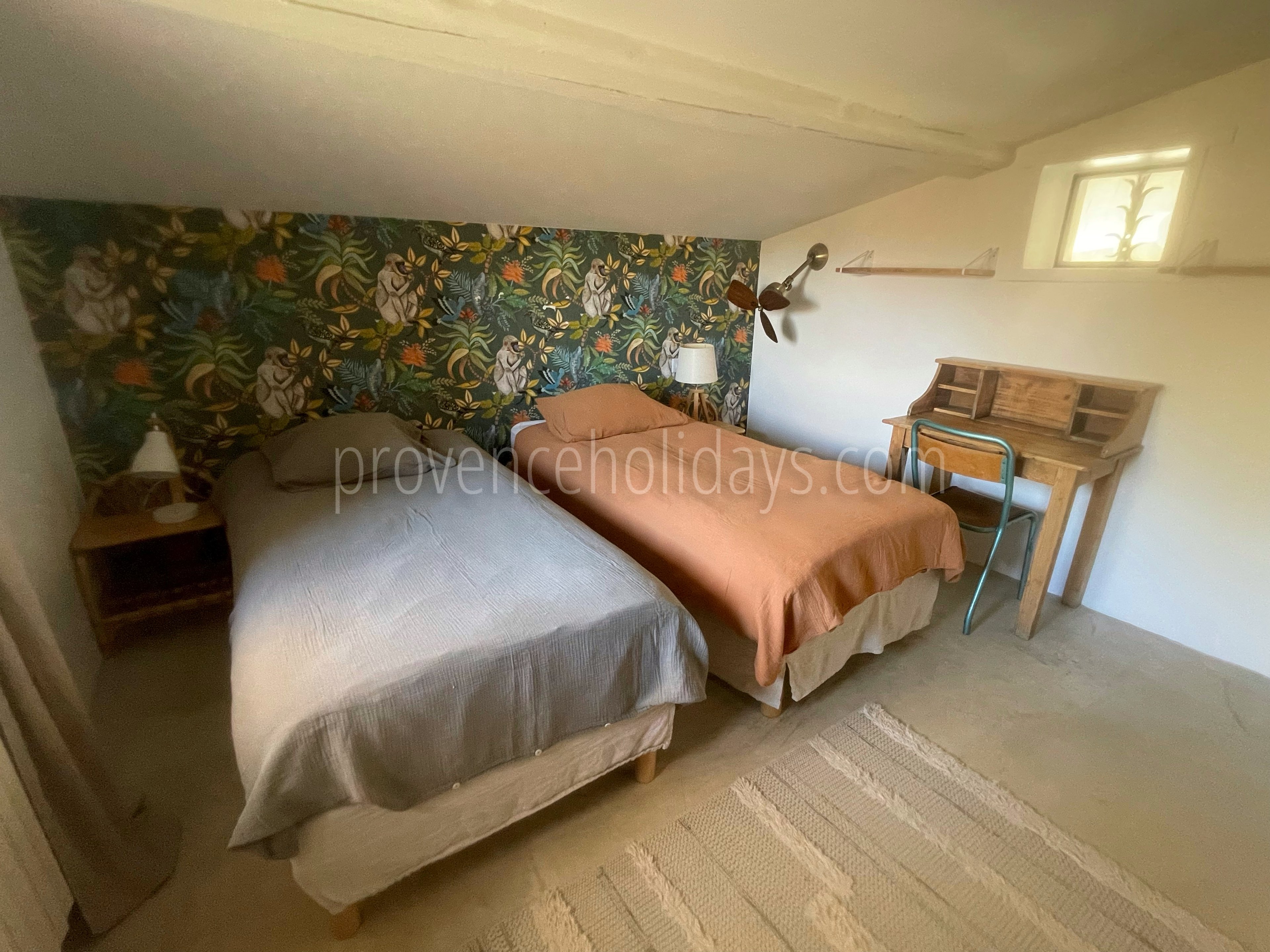 19 - Le Hameau de Goult: Villa: Bedroom 4