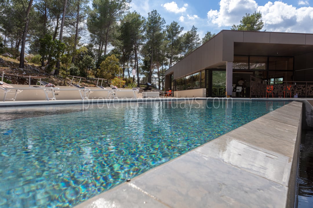 Moderne Villa mit Blick auf Sainte-Baume