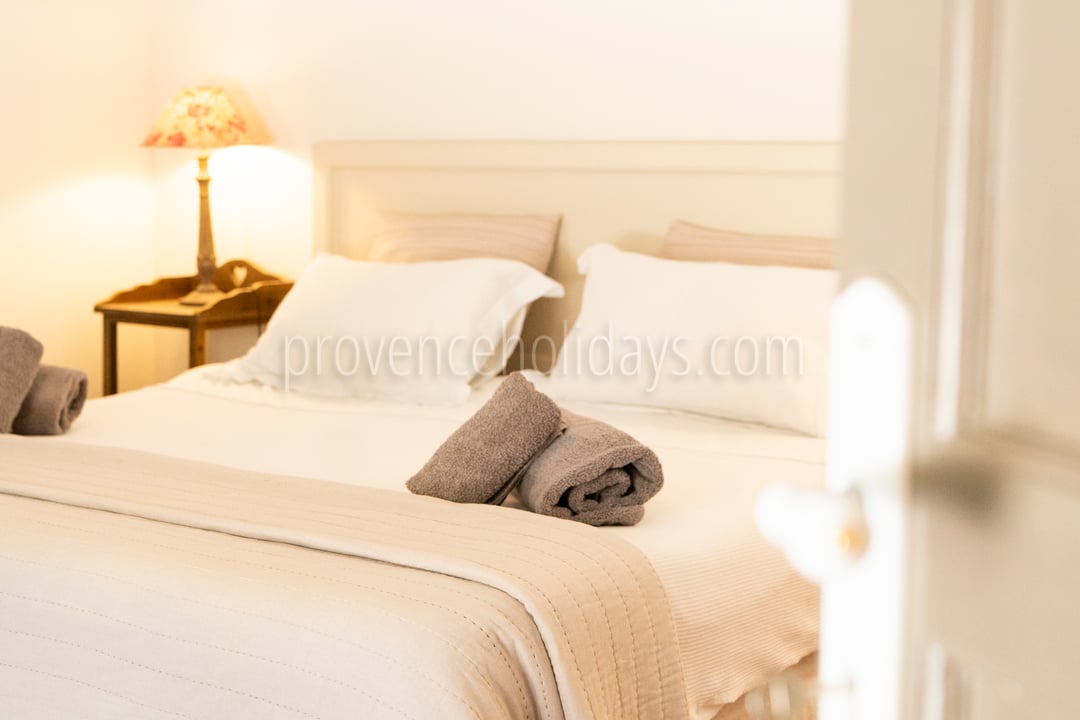 24 - Villa Secrète : Villa: Bedroom