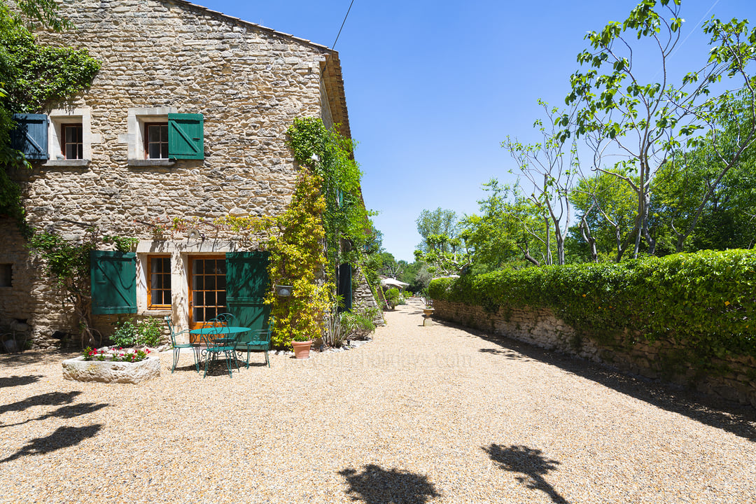 38 - Le Moulin de Gordes: Villa: Exterior