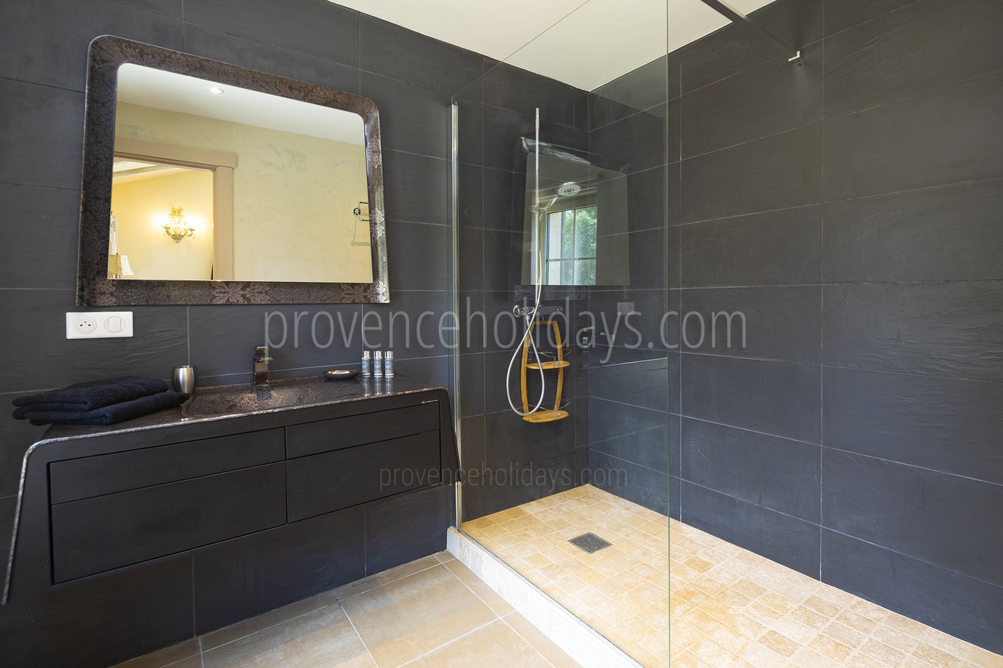 30 - Le Mas de la Cabro: Villa: Bathroom