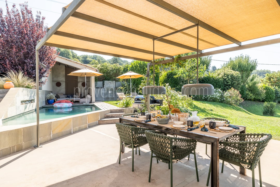 42 - Le Mas du Vallon: Villa: Exterior