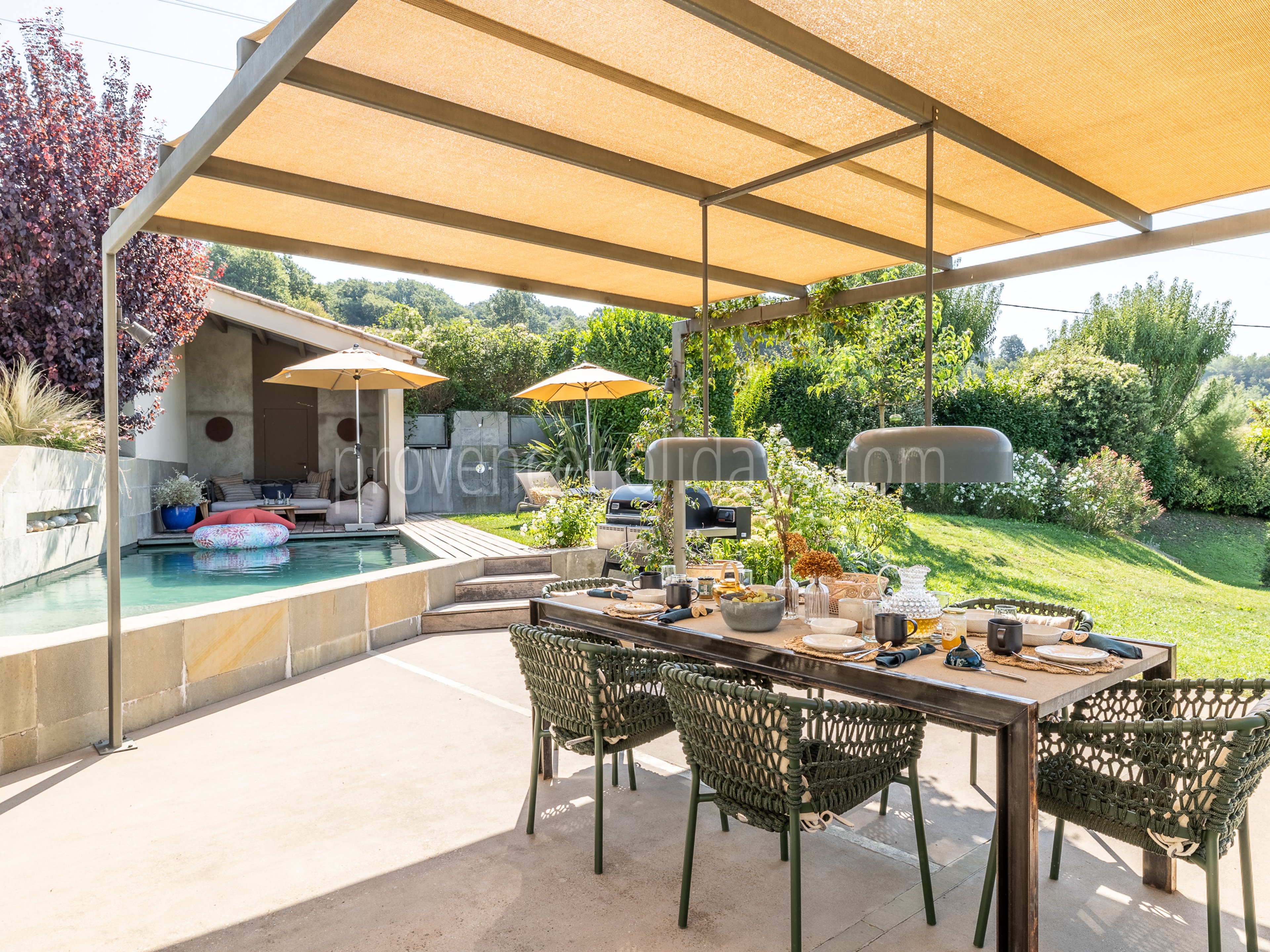 42 - Le Mas du Vallon: Villa: Exterior