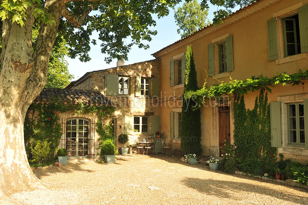 Prachtig vakantiehuis met pool house in Bonnieux
