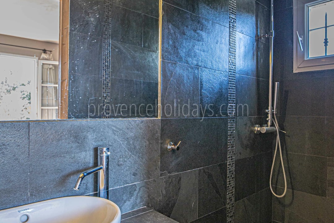 56 - Villa Bastide: Villa: Bathroom 1