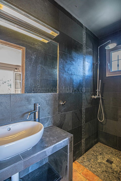 56 - Villa Bastide: Villa: Bathroom 1