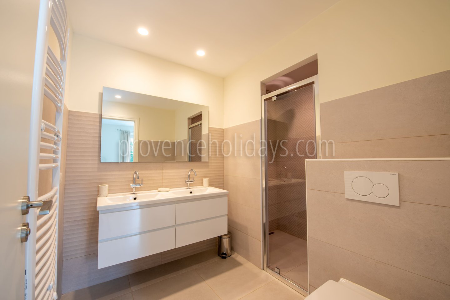 6 - Villa Heaven: Villa: Bathroom