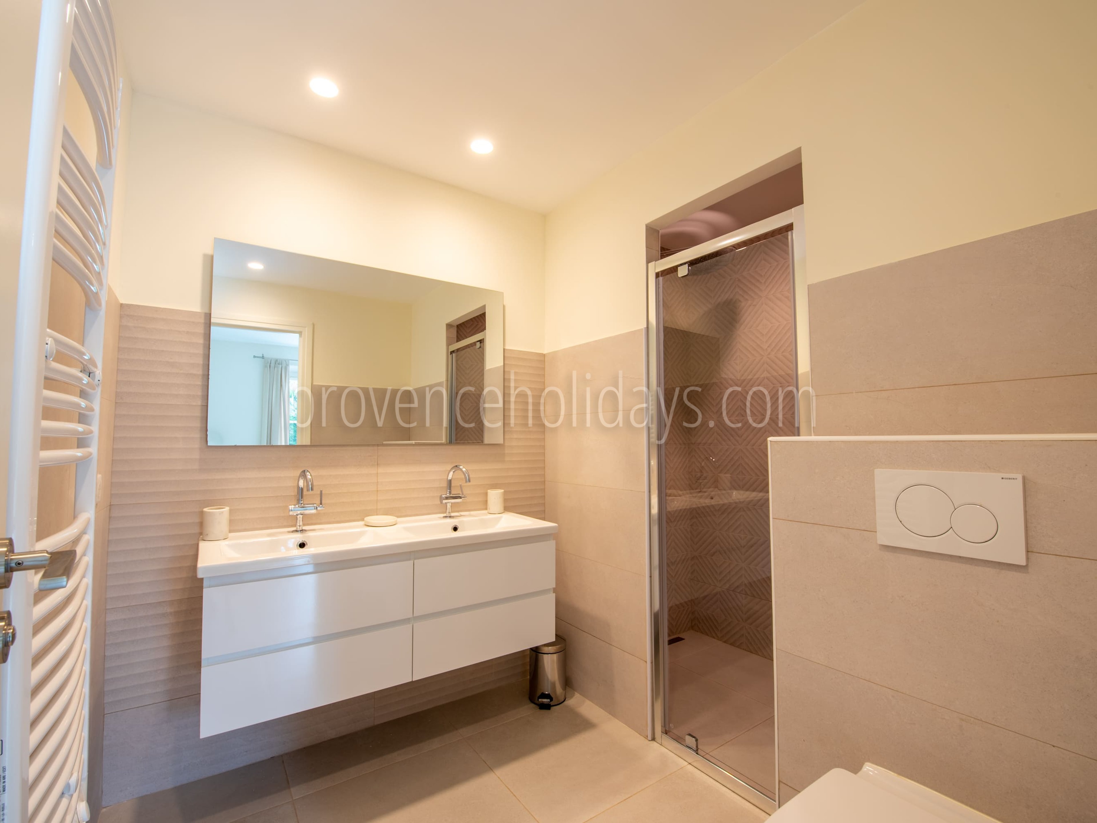 6 - Villa Heaven: Villa: Bathroom