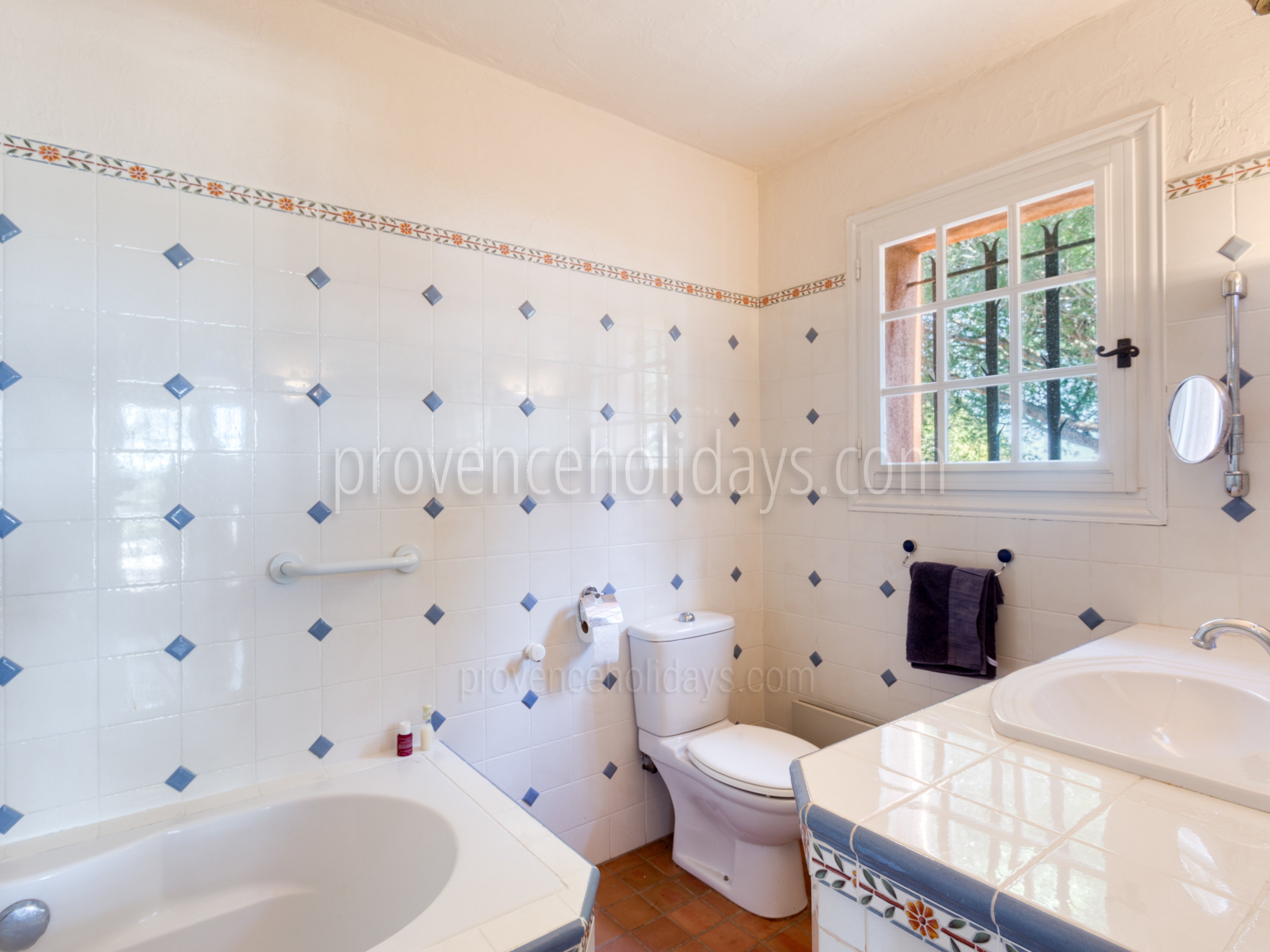 14 - Villa Nartelle: Villa: Bathroom