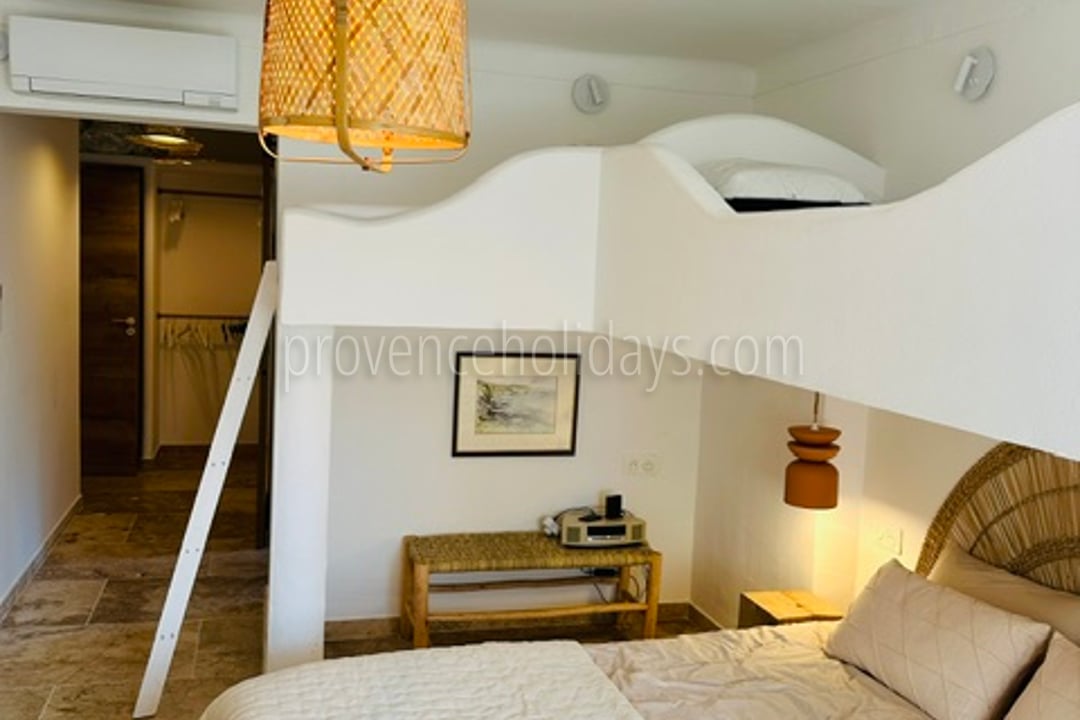 20 - Villa Le Nardou: Villa: Bedroom