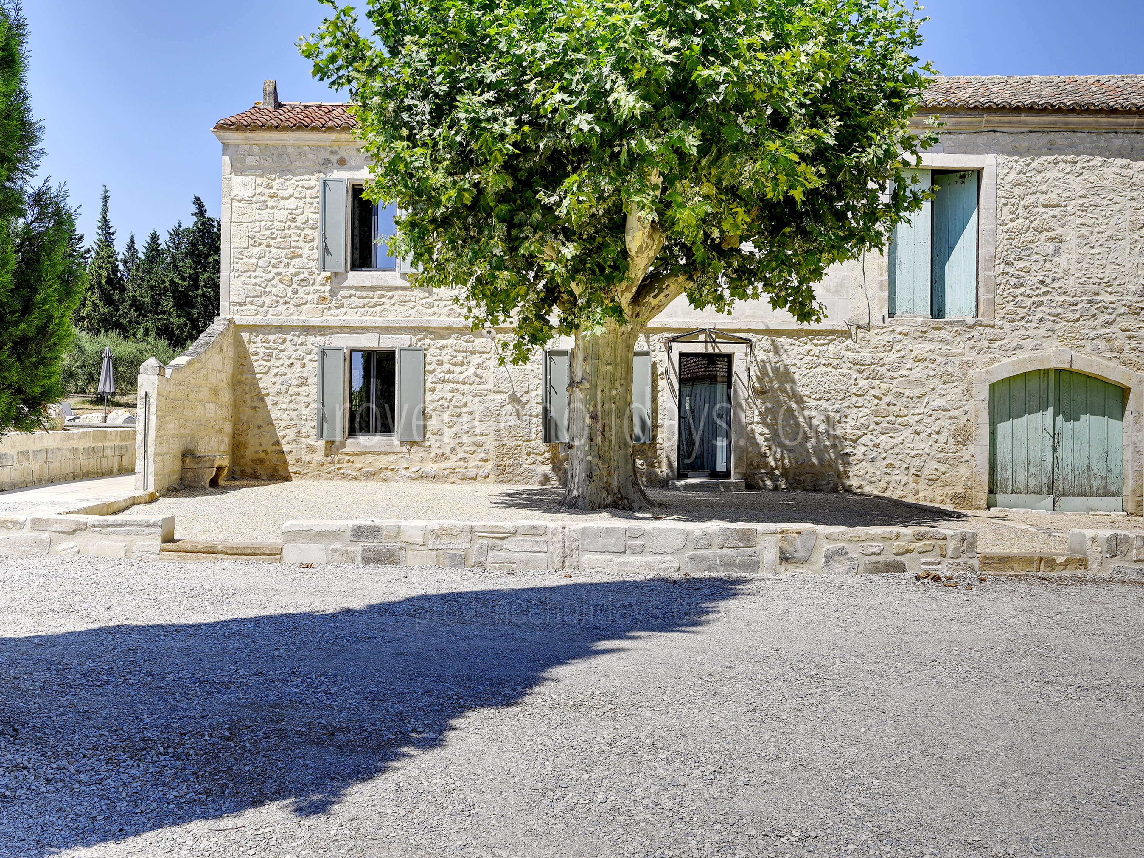 2 - Mas Alpilles: Villa: Exterior