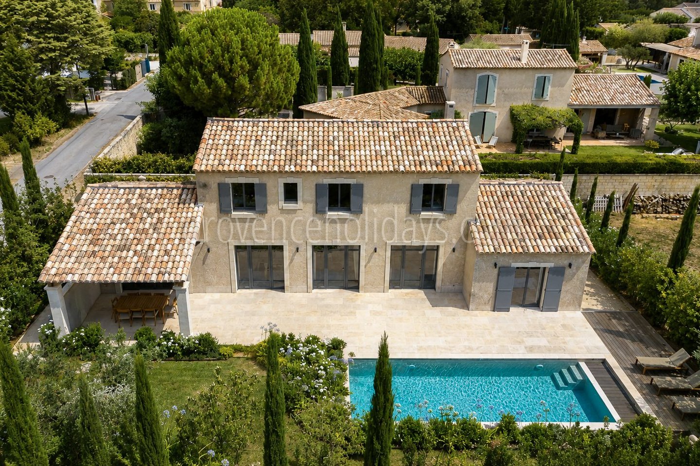 2 - Villa within walking distance of Maussane-les-Alpilles: Villa: Exterior