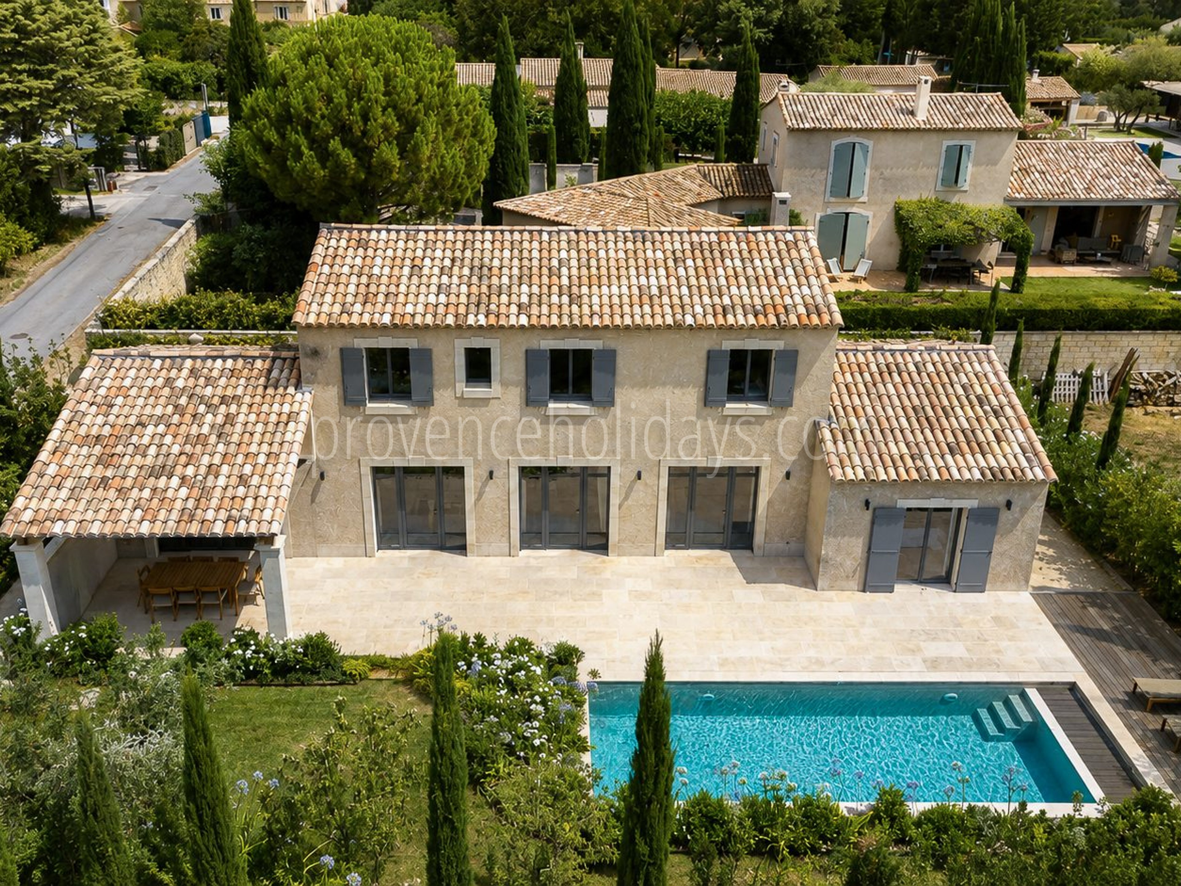 2 - Villa within walking distance of Maussane-les-Alpilles: Villa: Exterior