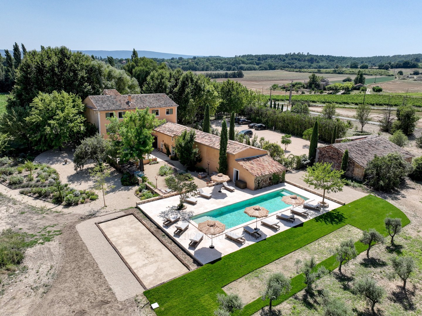 118 - Le Mas de Prestige: Villa: Exterior
