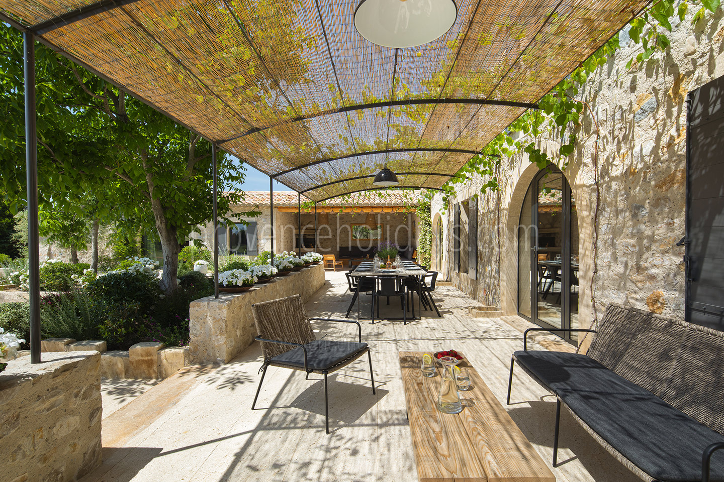 5 - Mas des Cerisiers: Villa: Exterior
