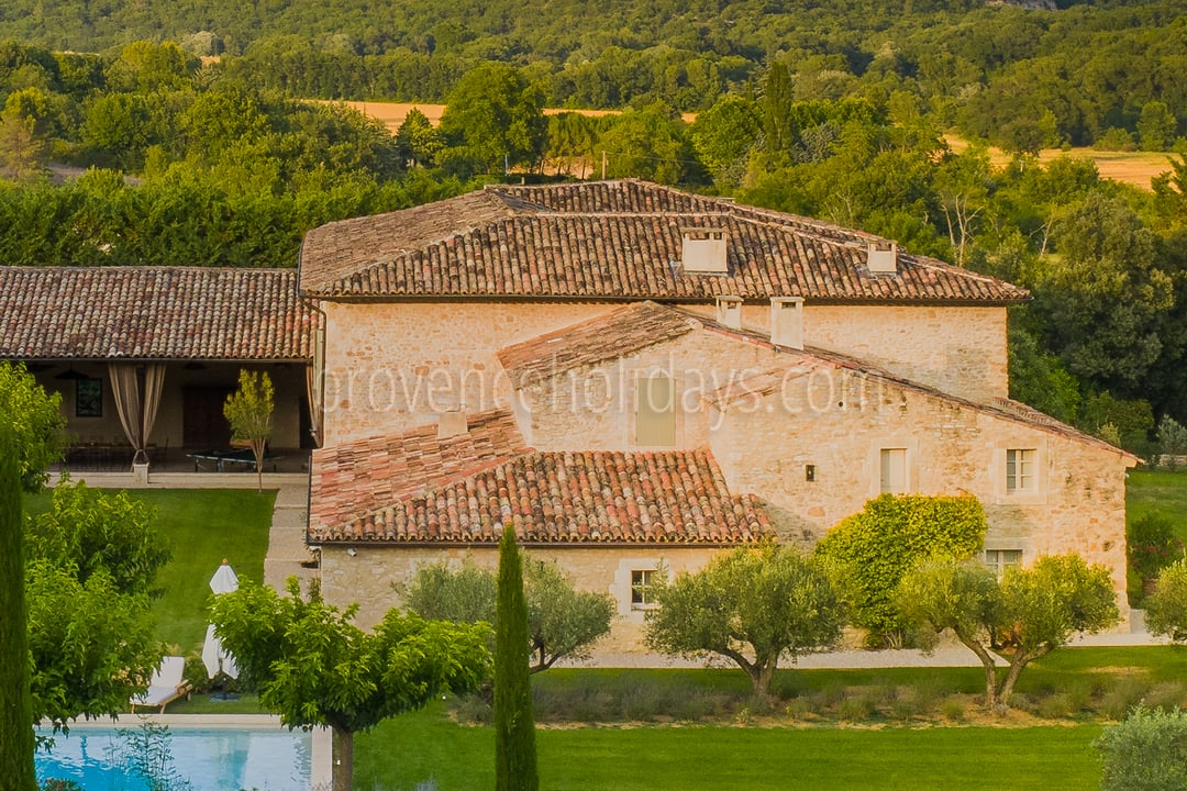148 - Domaine des cascades: Villa: Exterior