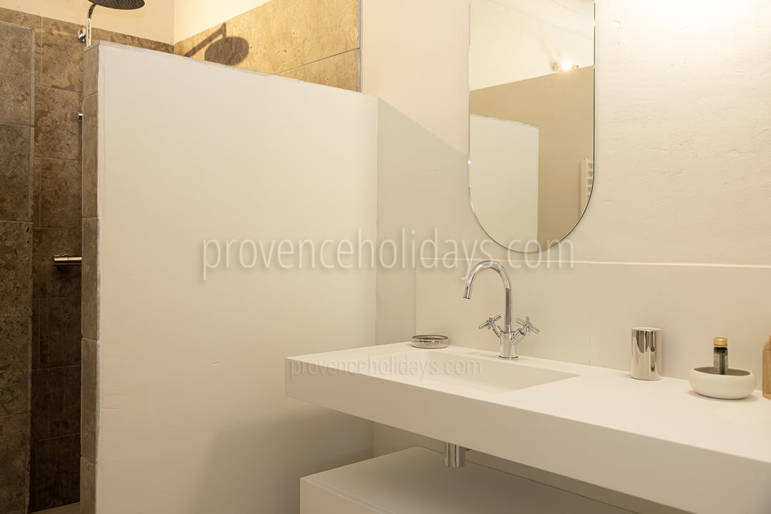 21 - Le Mas des Lauriers: Villa: Bathroom