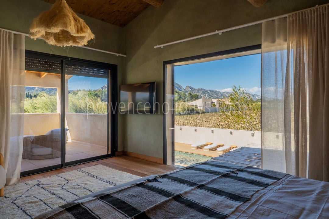 11 - Les Jardins des Alpilles: Villa: Bedroom