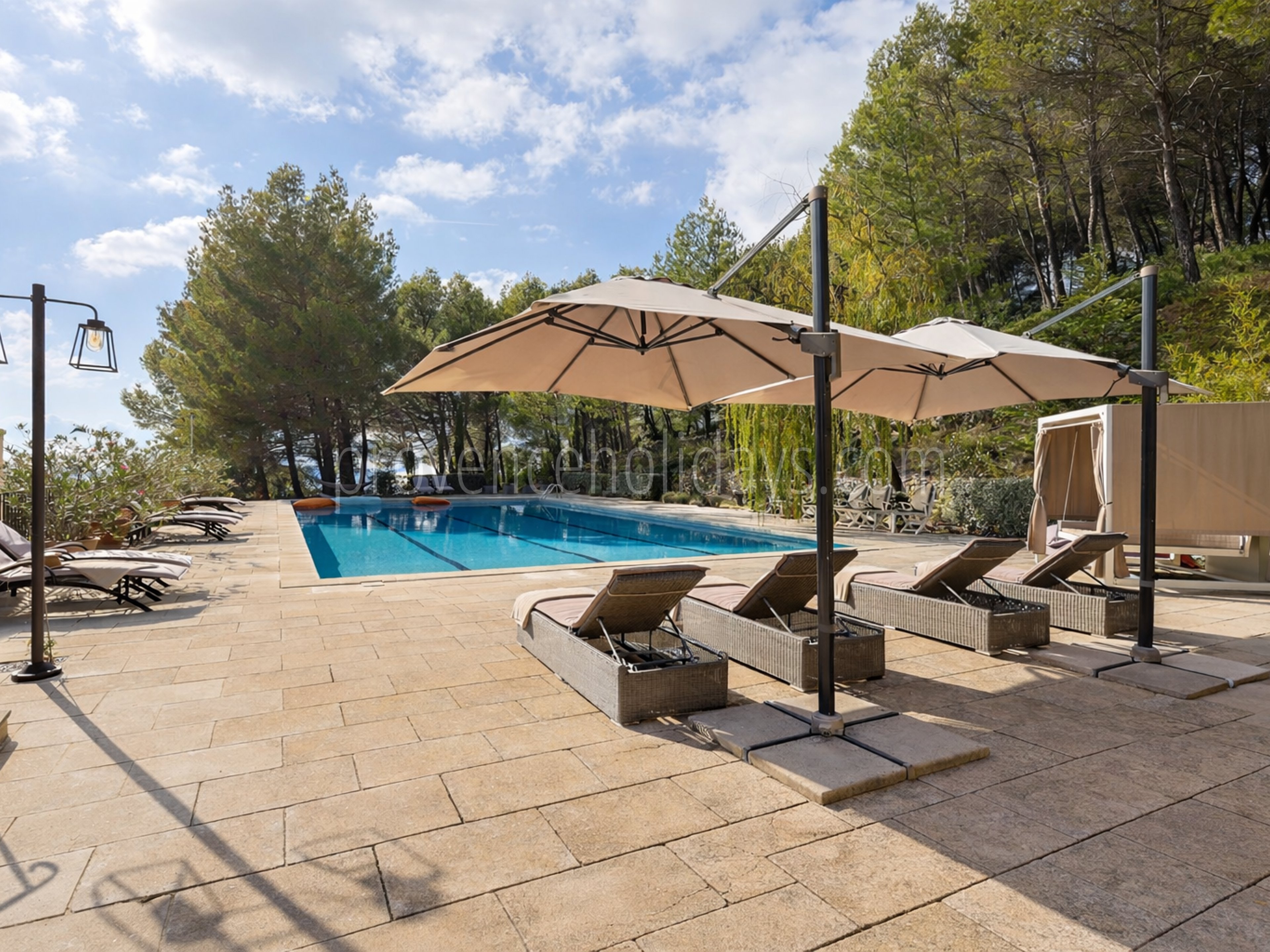 19 - Domaine de la Tour: Villa: Pool