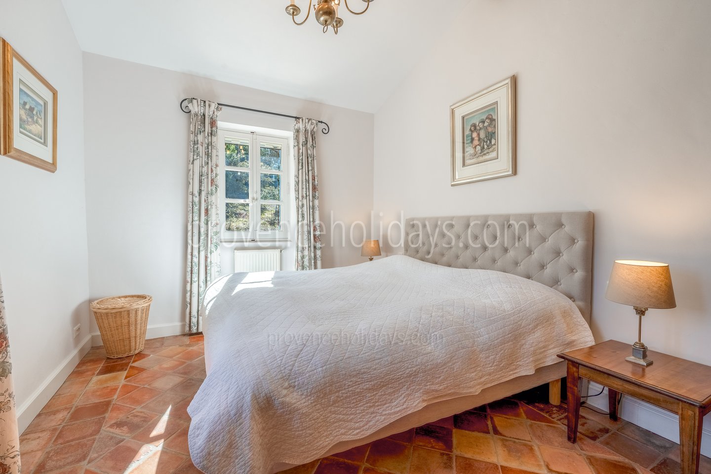 18 - Le Mas de Bonnieux: Villa: Bedroom