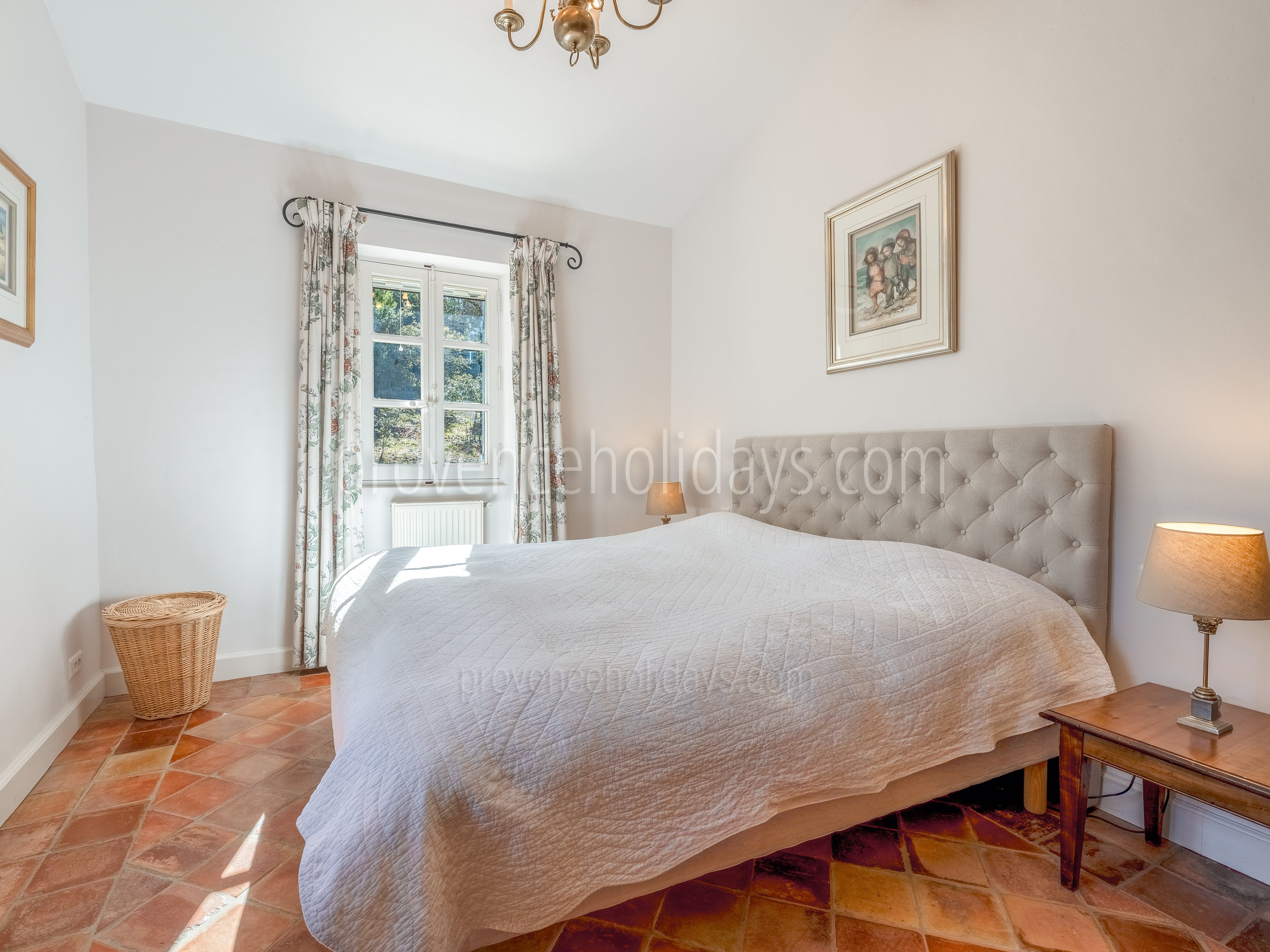 18 - Le Mas de Bonnieux: Villa: Bedroom