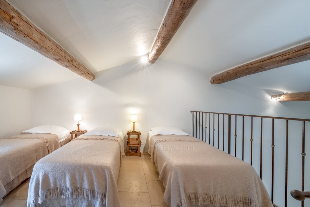 20 - Le Mas des Vignes: Villa: Bedroom