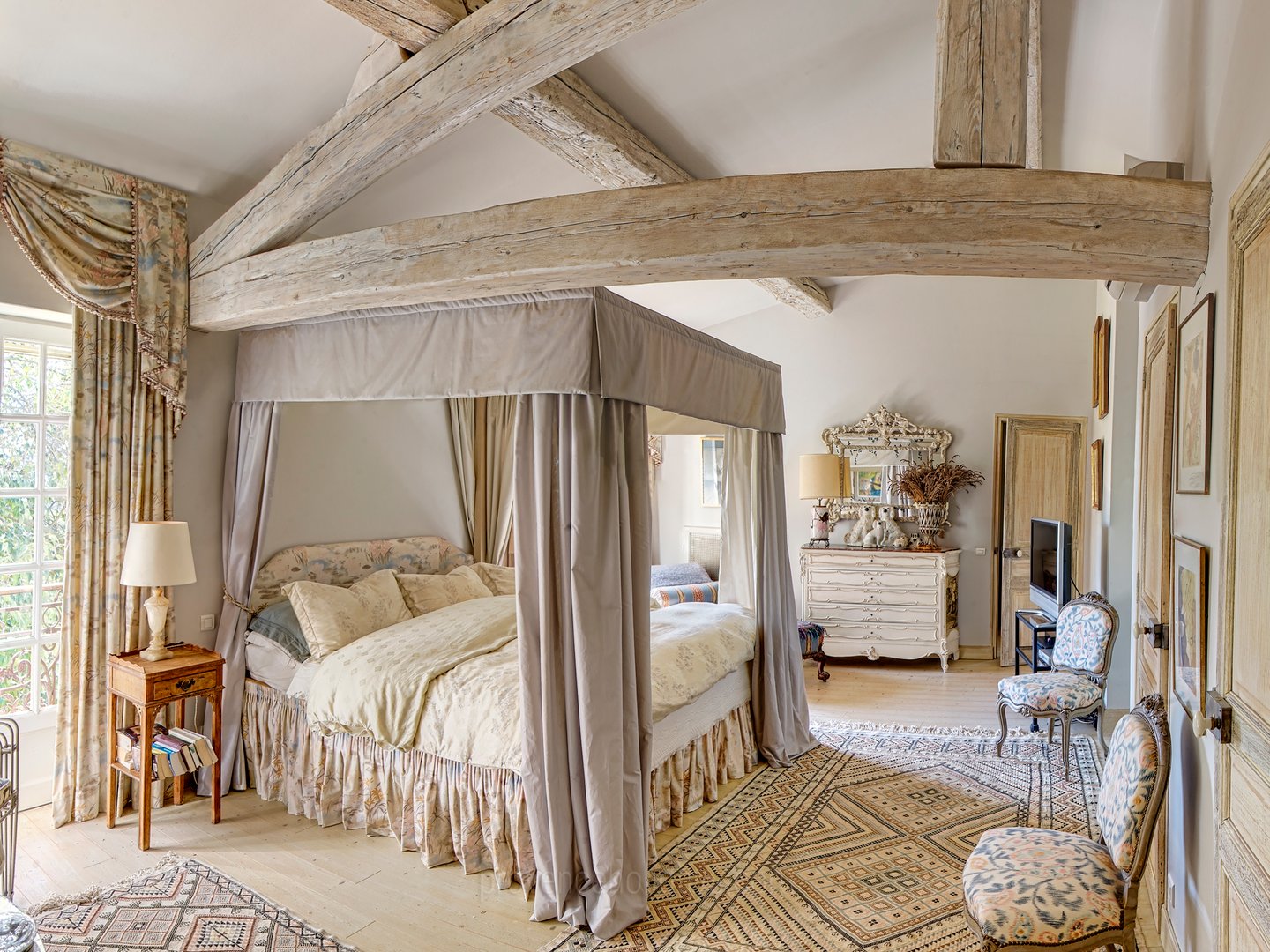 32 - Domaine de Mouriès: Villa: Bedroom