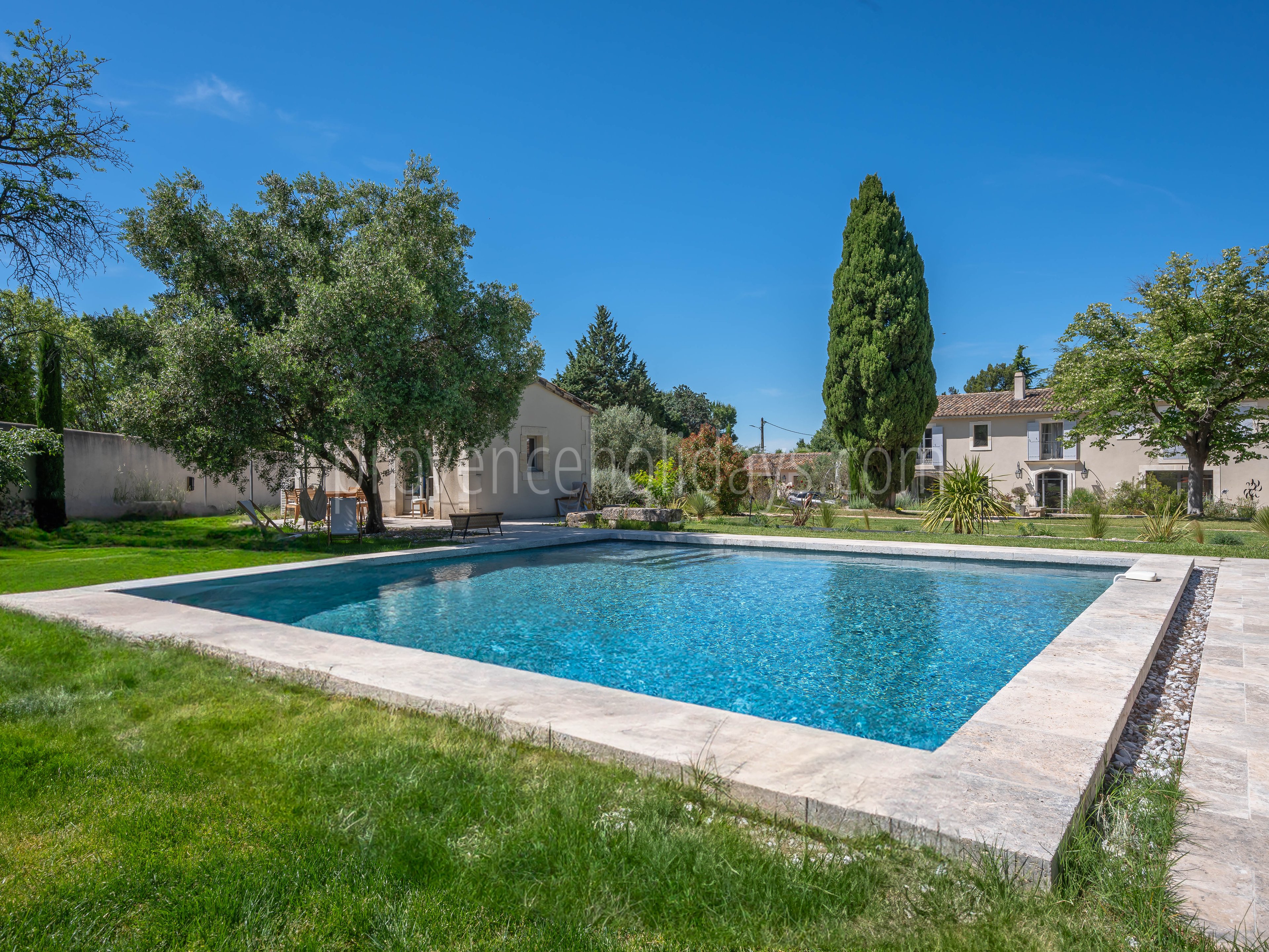 18 - Mas Van Gogh: Villa: Pool