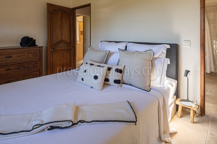 28 - Le Mazet des Collines: Villa: Bedroom