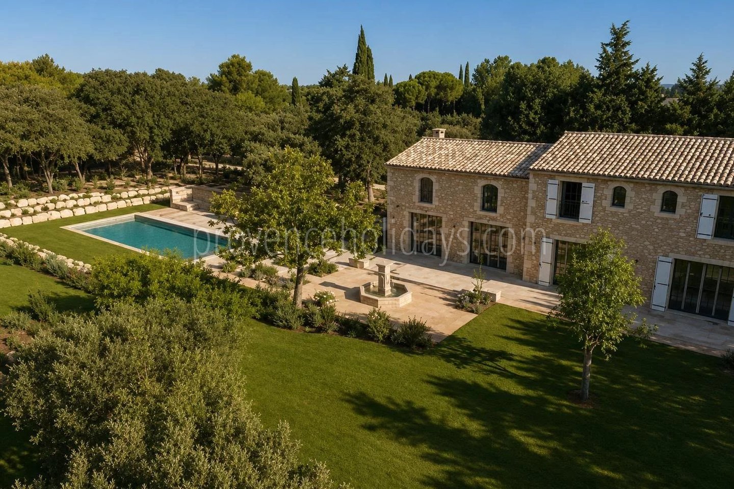1 - Mas contemporain à Eygalières: Villa: Exterior