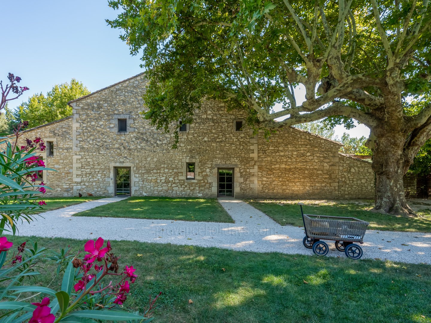 12 - Le Mas Dürer: Villa: Exterior