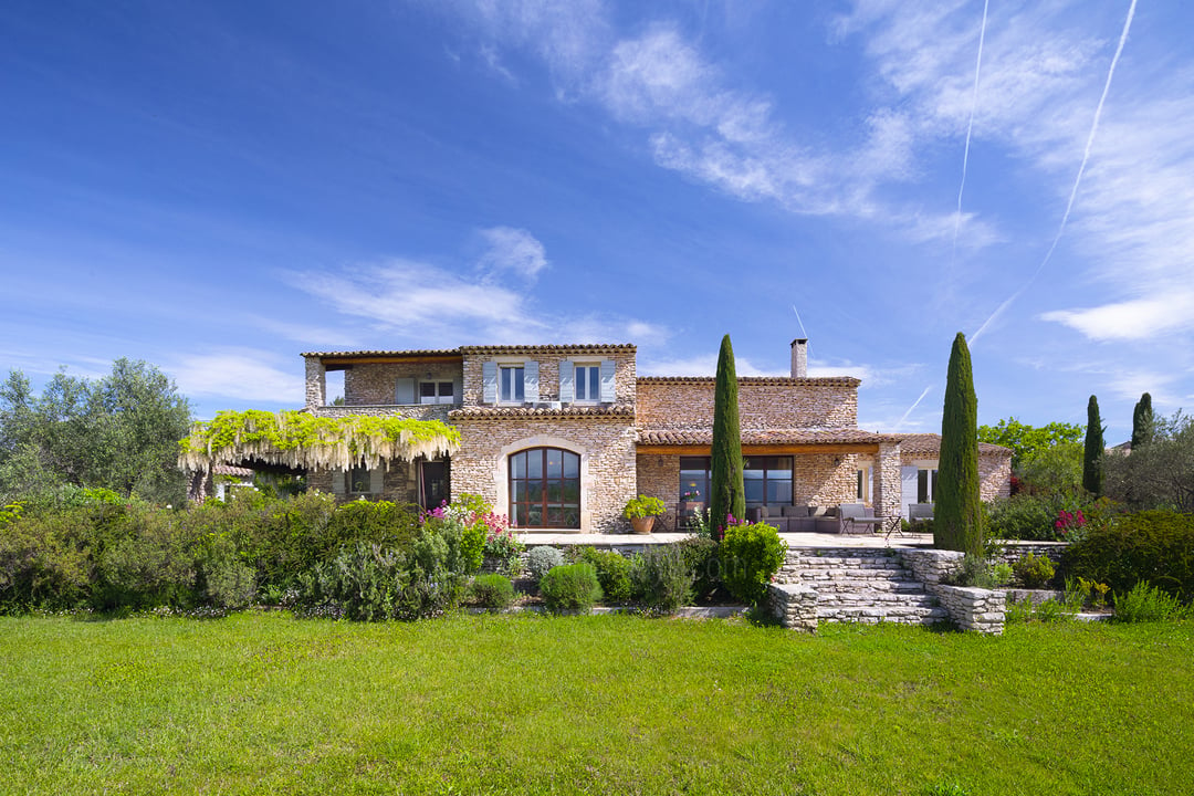 Location de vacances authentique avec piscine chauffée