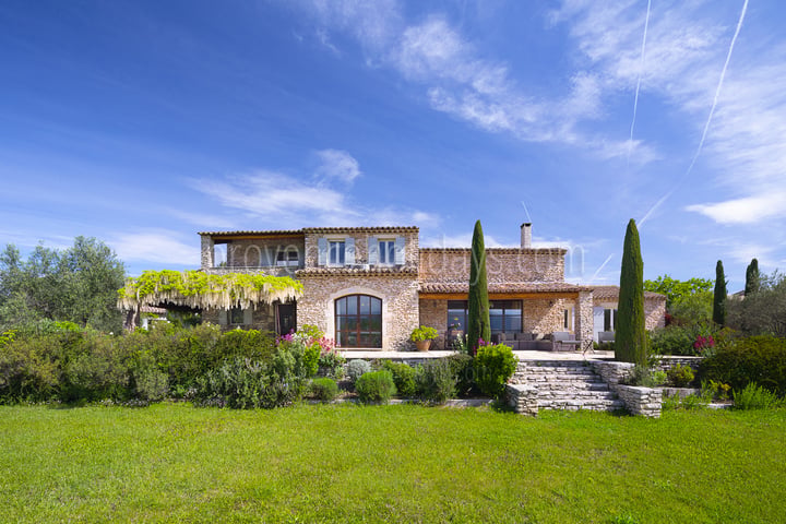 Villa provençale avec piscine chauffée à Gordes