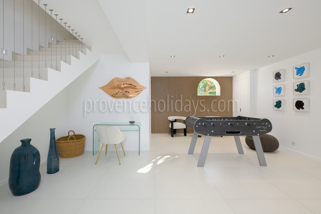 28 - Villa Croisette: Villa: Interior