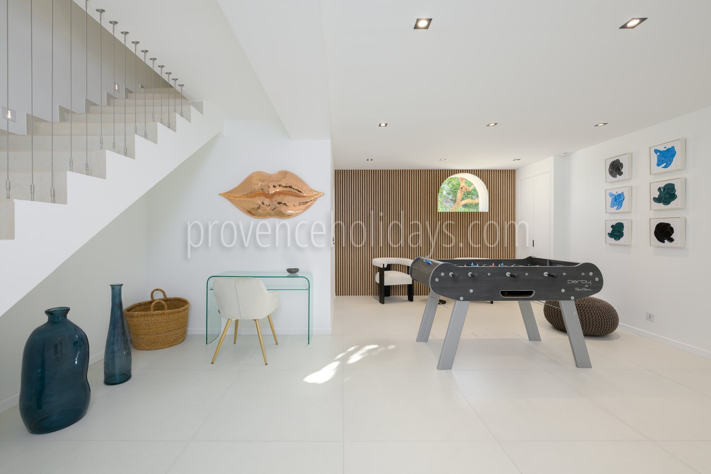 28 - Villa Croisette: Villa: Interior