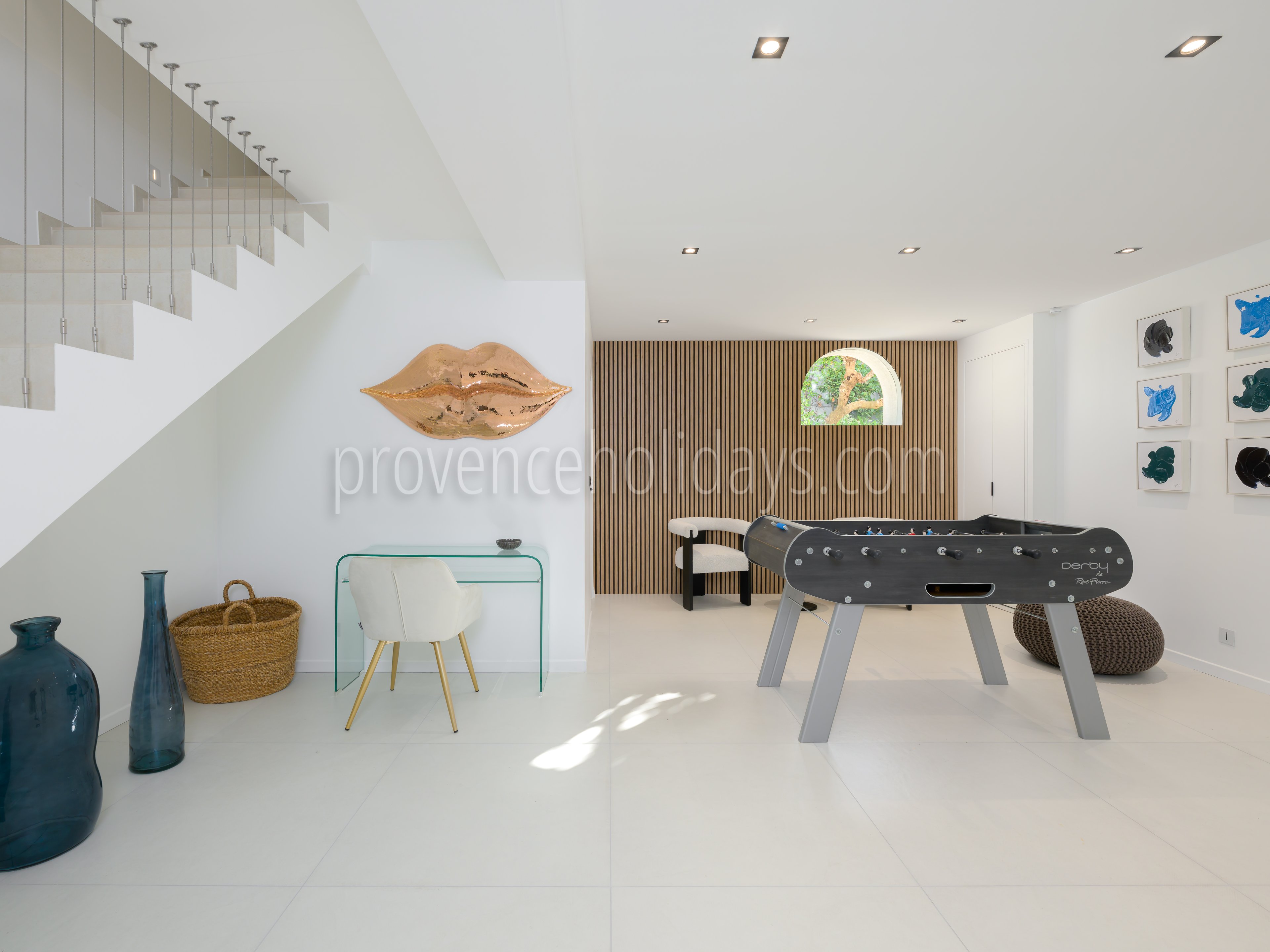 28 - Villa Croisette: Villa: Interior