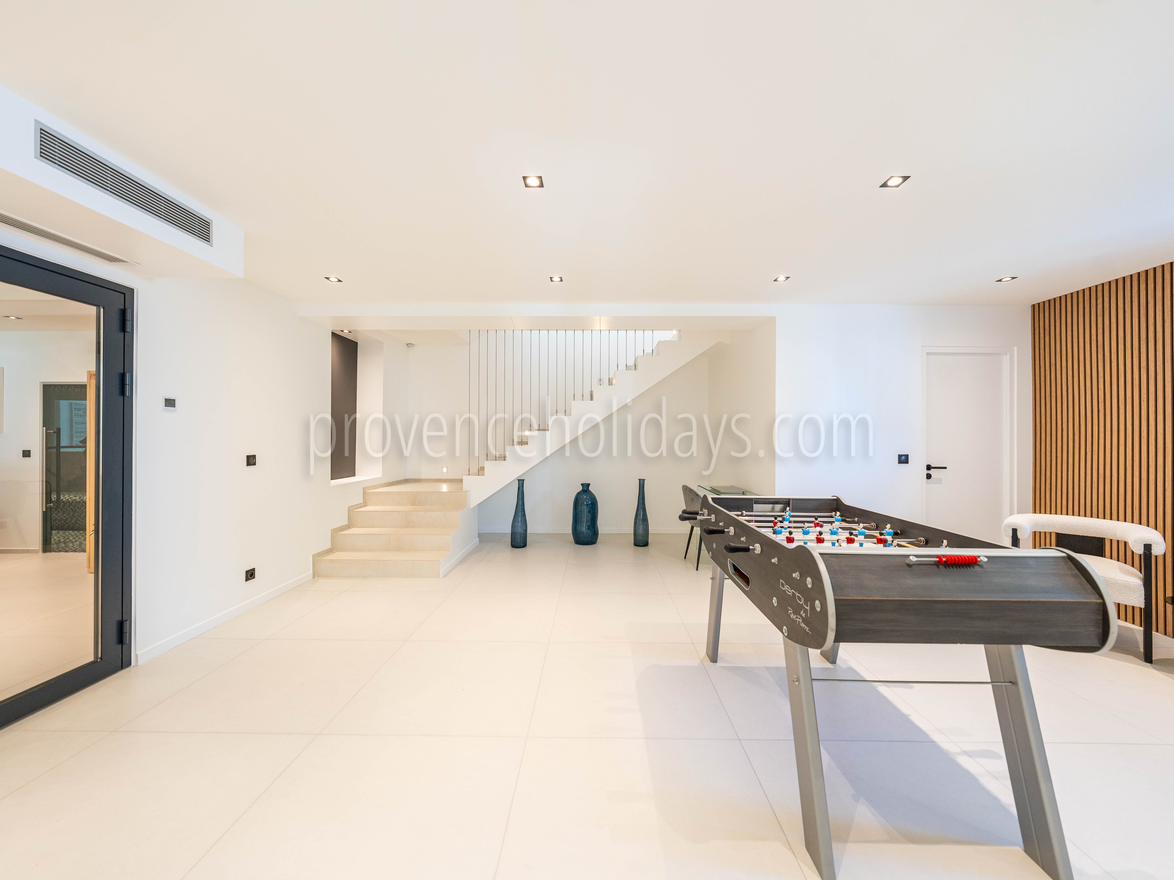11 - Villa Croisette: Villa: Interior