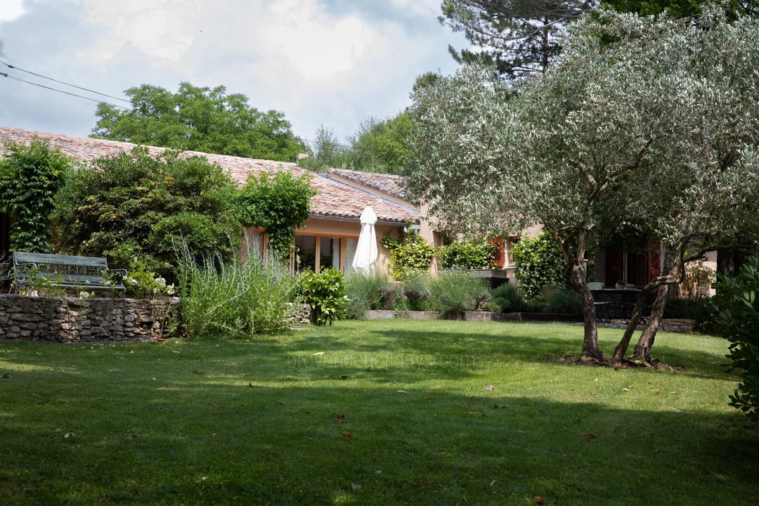 13 - Mas des Sources: Villa: Exterior